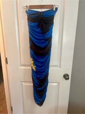 ZARA Ruched Tulle Midi Dress Women's
Small BLOGGERS FAV Blue Floral Strapless